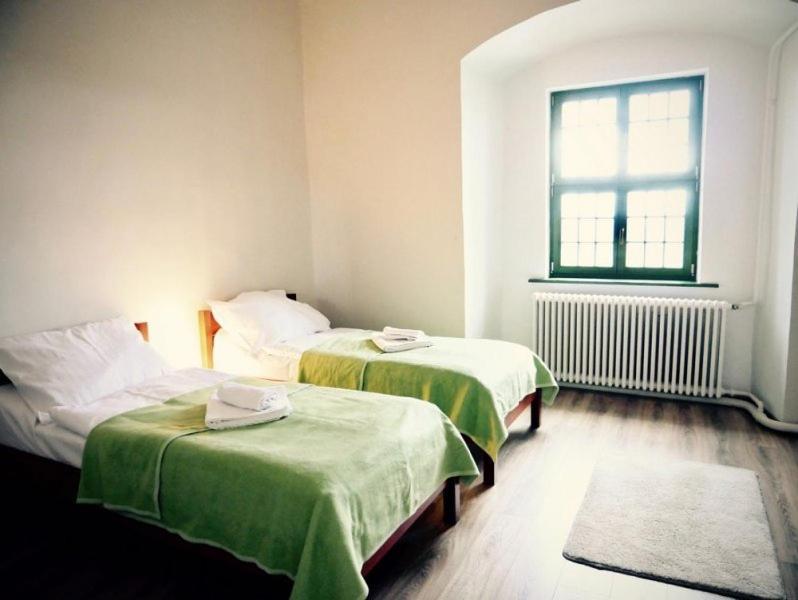 Zamek Otmuchow Bagian luar foto